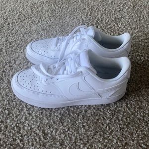 Women’s Nike court vision low white size 7